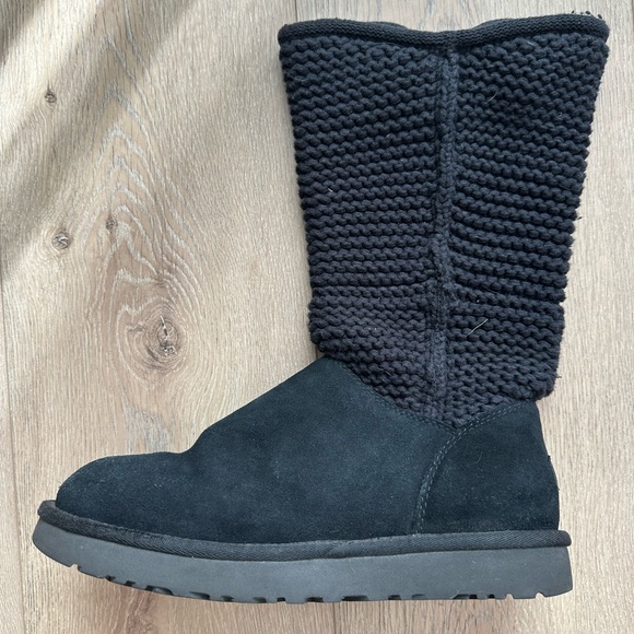 UGG Charcoal Knit Boots with Button Women Size 9 - Picture 2 of 7